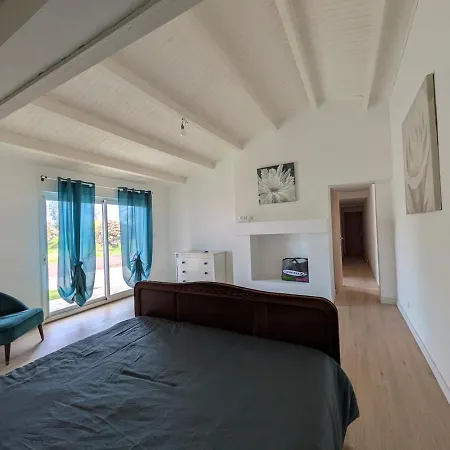 L'Ermentaire - 400 M A Pied De La Plage, Jardin *
